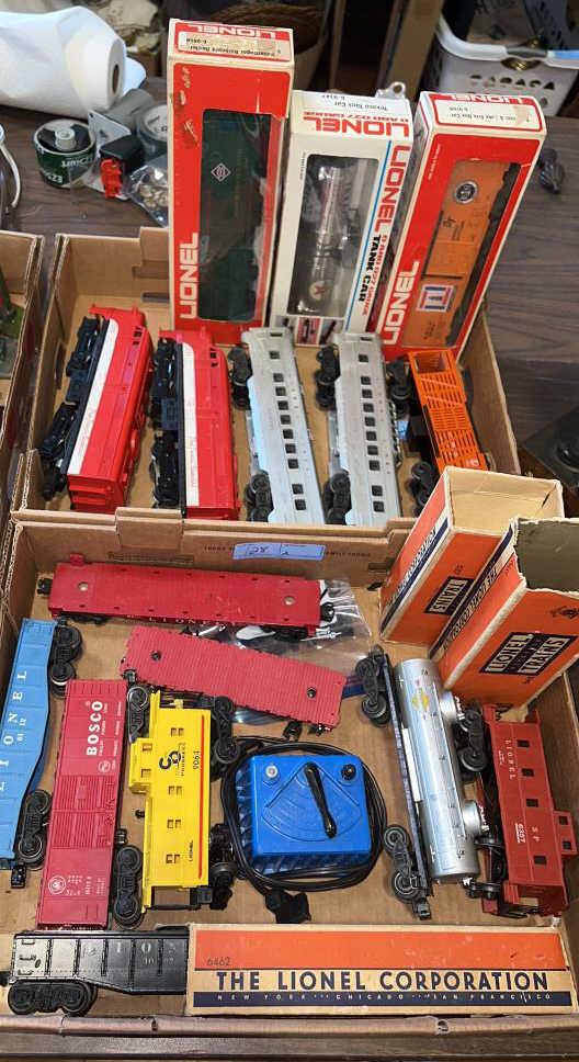 LARGE LOT OF PLASTIC LIONEL TRAINS ETC. (1 of 5)