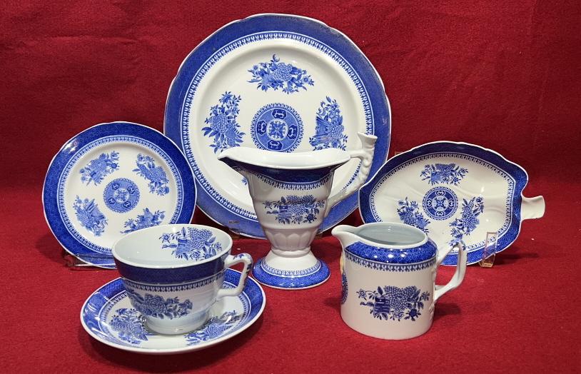 SPODE "FITZHUGH" CHINA - SERVICE FOR 11 (1 of 4)