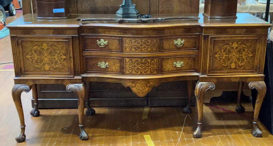BERKEY & GAY BANDED & INLAID SIDEBOARD (1 of 9)