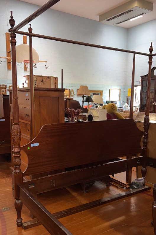 SOLID MAHOGANY RICE CARVED KING SIZE POSTER BED (1 of 6)