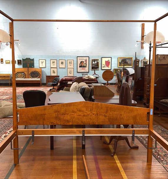 ELDRED WHEELER KING SIZE TIGER MAPLE POSTER BED (1 of 6)