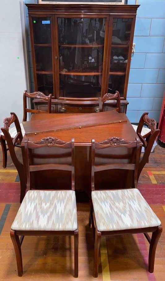 8 PC. MAHOGANY DINING ROOM SET (1 of 5)