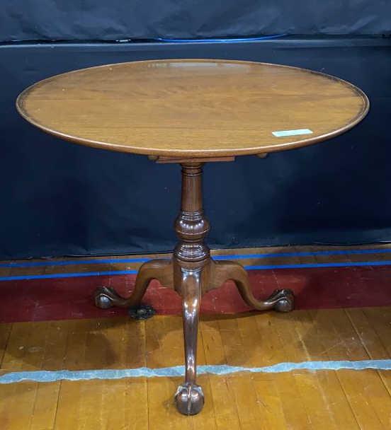 KITTINGER (CW70) COLONIAL WILLIAMSBURG TILT TOP (1 of 6)