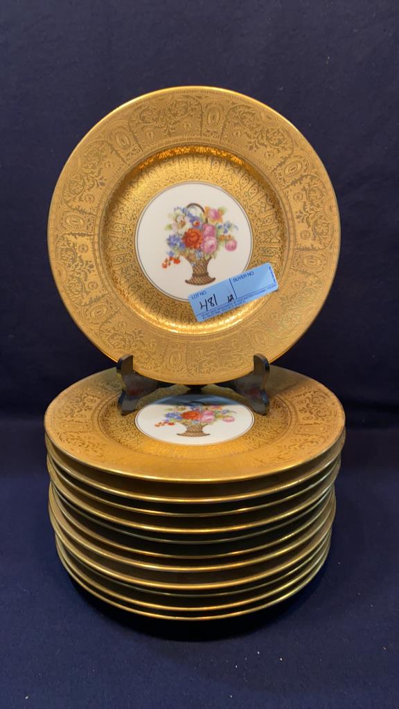 SET OF 12 BAVARIAN GOLD RIMMED DINNER PLATES: FLOWER BASKET DECORATIONS