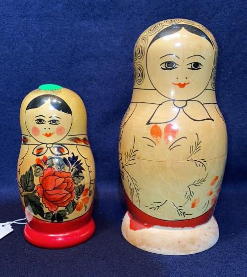 2 RUSSIAN STACKING DOLLS (1 of 4)
