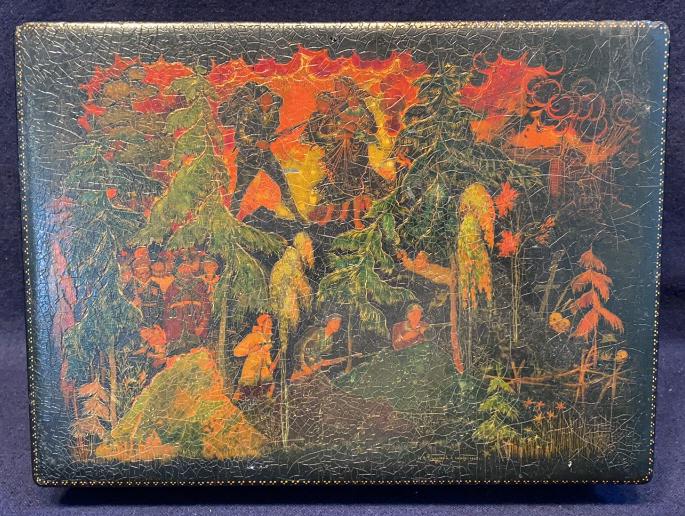 RUSSIAN LACQUERED WWII ERA BOX W/MILITARY SCENE (1 of 9)
