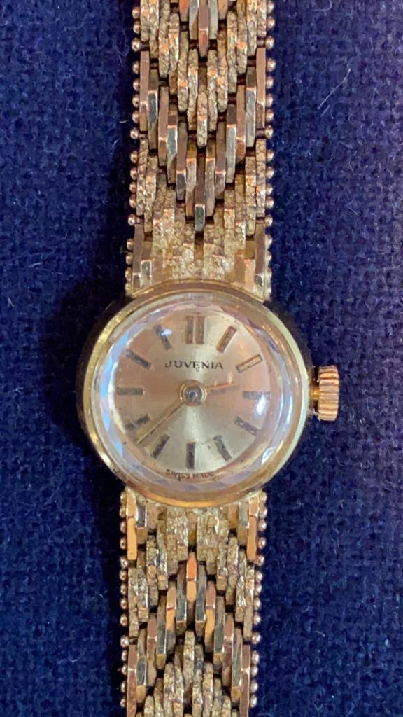JUVENIA 18KT GOLD LADIES WATCH ~ BAND IS ALSO 18KT: 37g