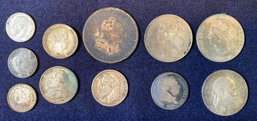 LOT OF ANTIQUE VARIOUS FOREIGN COINS (1 of 9)