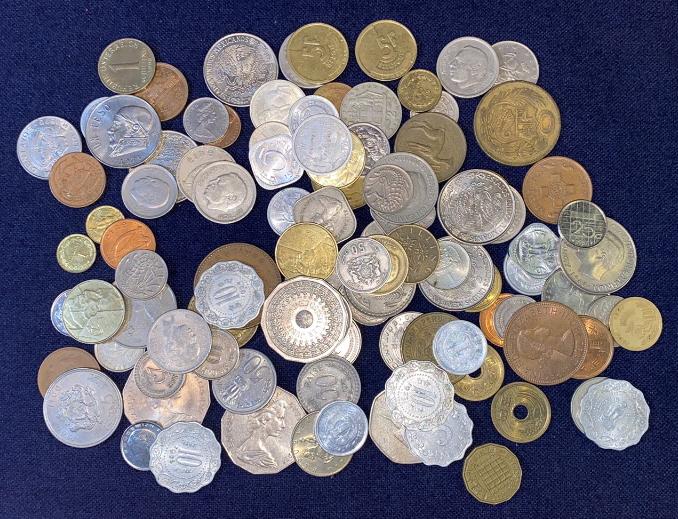 LARGE LOT MISCELLANEOUS FOREIGN COINS (1 of 6)