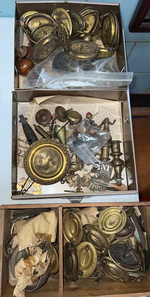 LOT OF VARIOUS ANTIQUE HARDWARE: ~