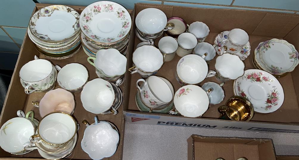 LARGE LOT VARIOUS CUPS & SAUCERS (1 of 3)