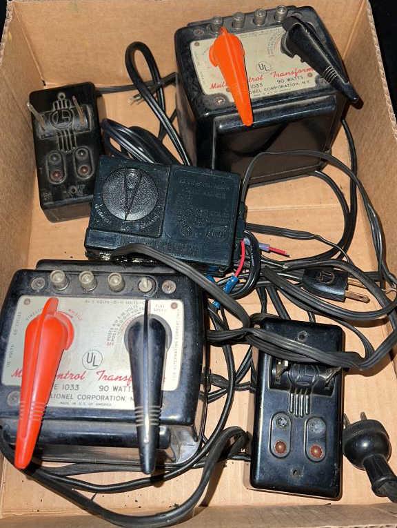 2 LIONEL MODEL TRAIN TRANSFORMERS (1 of 3)