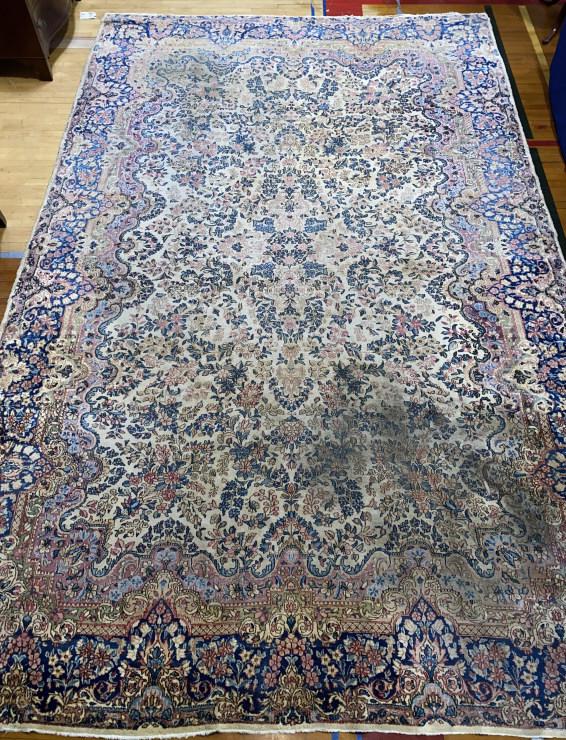 LARGE ANTIQUE KERMAN ROOMSIZE RUG (1 of 9)