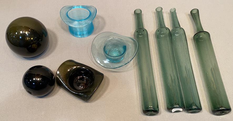 COLLECTION OF VARIOUS ANTIQUE BLOWN GLASS PCS. (1 of 10)