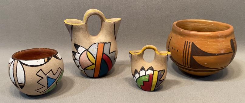 4 VARIOUS PIECES OF NATIVE AMERICAN POTTERY (1 of 7)