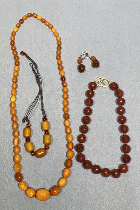 QUALITY BEADED NECKLACE, BRACELET, & EARRING LOT (1 of 4)