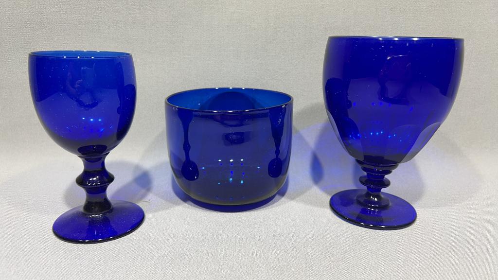LARGE LOT OF BLUE GLASS STEMWARE & BOWLS (1 of 2)