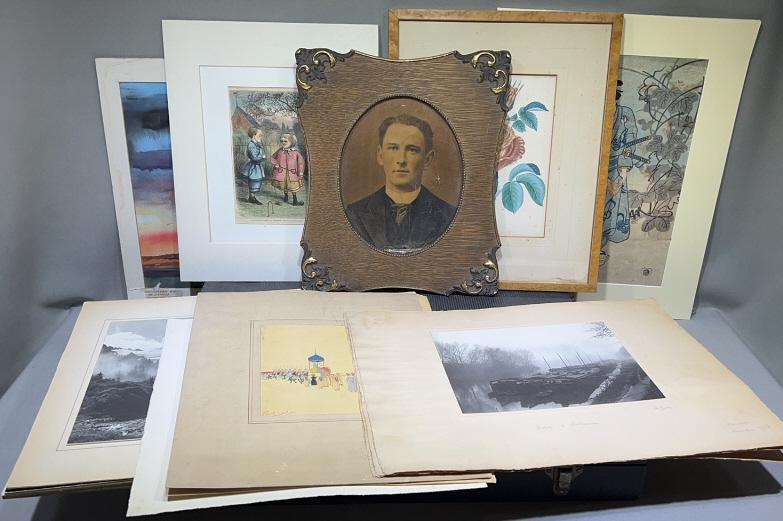 LARGE LOT EARLY PHOTOS, PRINTS & PORTFOLIO (1 of 7)