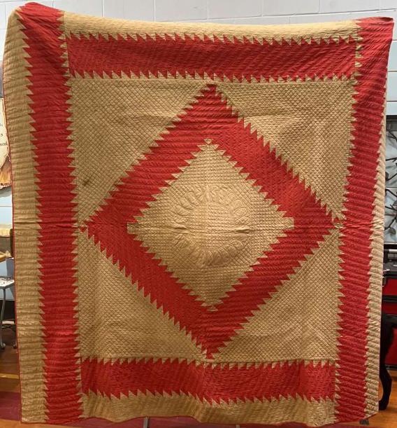 2 ANTIQUE QUILTS (1 of 8)