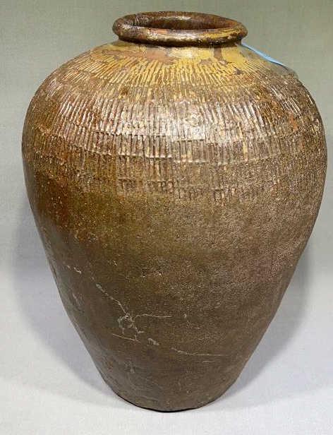 LARGE STONEWARE CROCK (1 of 3)