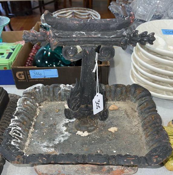 ANTIQUE CAST IRON BOOT SCRAPE (1 of 4)