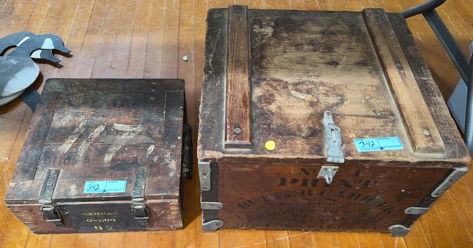 BUTTER CARRIER BOX & GERMAN AMMO BOX (1 of 8)