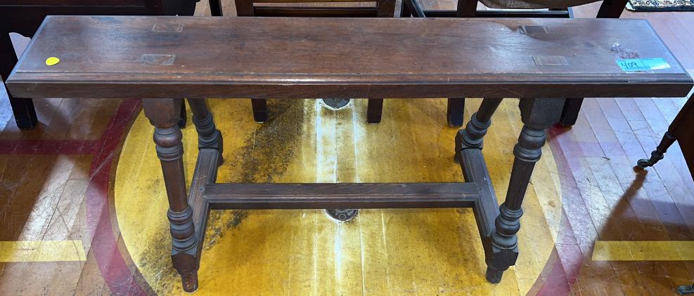 STRETCHER BASE WINDOW BENCH (1 of 4)