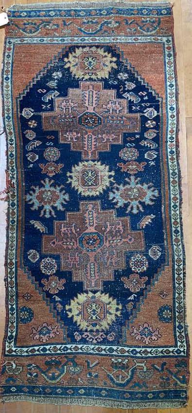 SMALL ANTIQUE ORIENTAL HANDMADE RUNNER RUG (1 of 5)