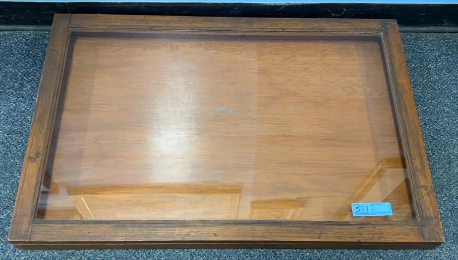 OAK TABLE TOP SHOWCASE (1 of 3)