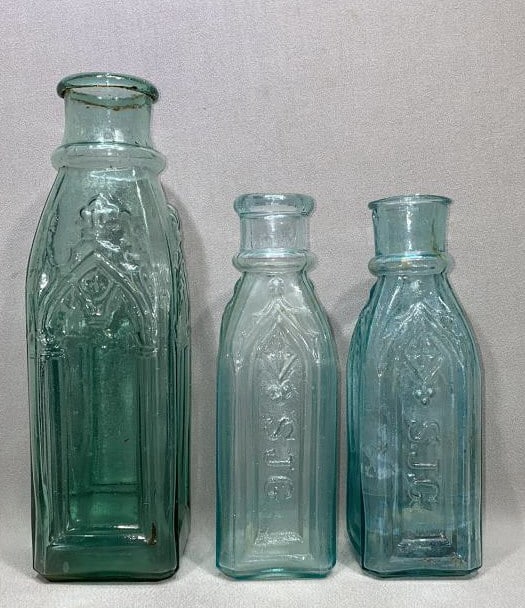 3 ANTIQUE PICKLE JARS / BOTTLES (1 of 4)
