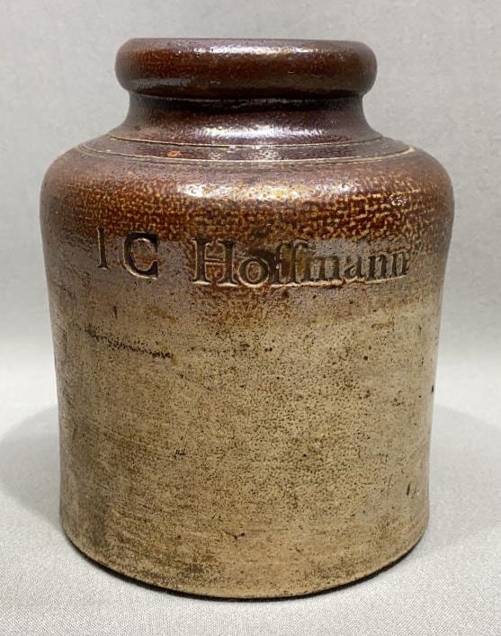 IC HOFFMAN SIGNED STONEWARE JAR: 5 3/4"
