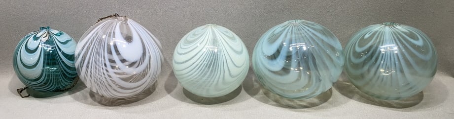 5 BLOWN GLASS SWIRL BALLS (1 of 6)