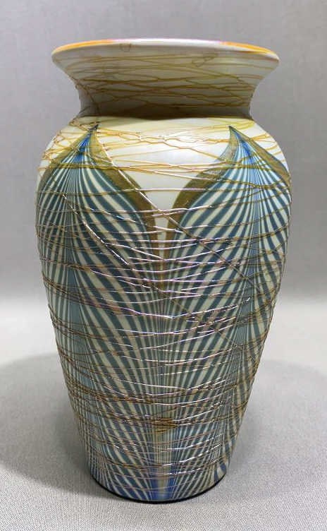 DURAND THREADED PULLED FEATHER ARTGLASS VASE (1 of 5)