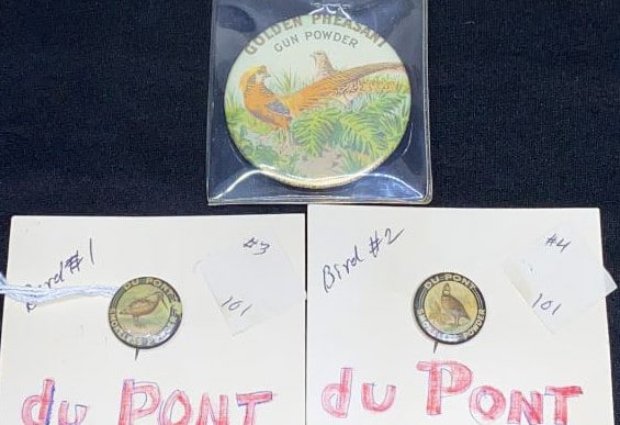 2 DUPONT POWDER BIRD & GOLDEN PHEASANT PINS (1 of 4)