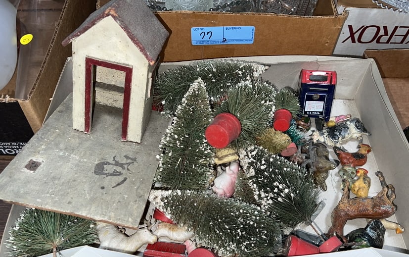 COLLECTION OF VINTAGE CHRISTMAS BOTTLE TREES ETC. (1 of 4)