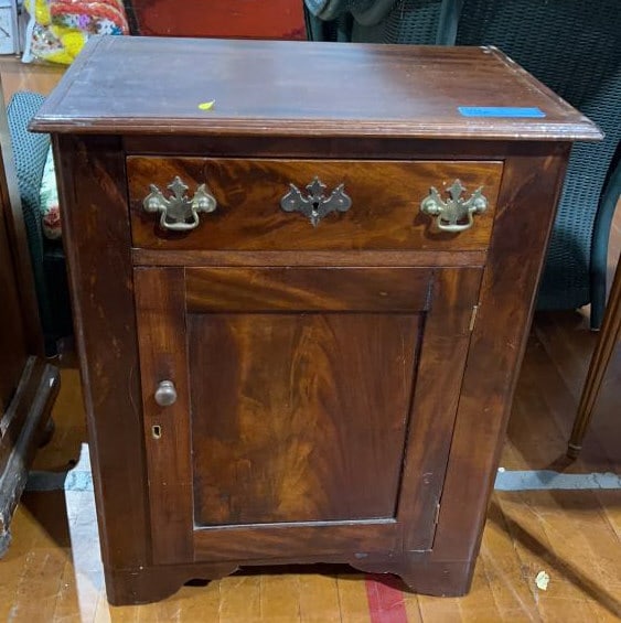 ANTIQUE WASH STAND (1 of 5)
