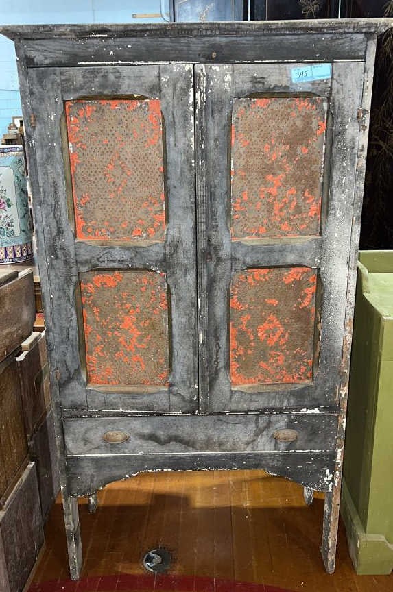 ANTIQUE COUNTRY PIE SAFE W/ PUNCHED TINS (1 of 7)