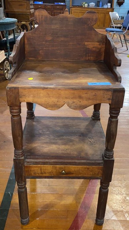 ANTIQUE COUNTRY WASH STAND W/ LARGE GALLERY (1 of 4)
