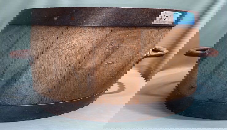 C. GORDON BUSHEL BARREL ~ HEAVY WOOD & IRON (1 of 7)