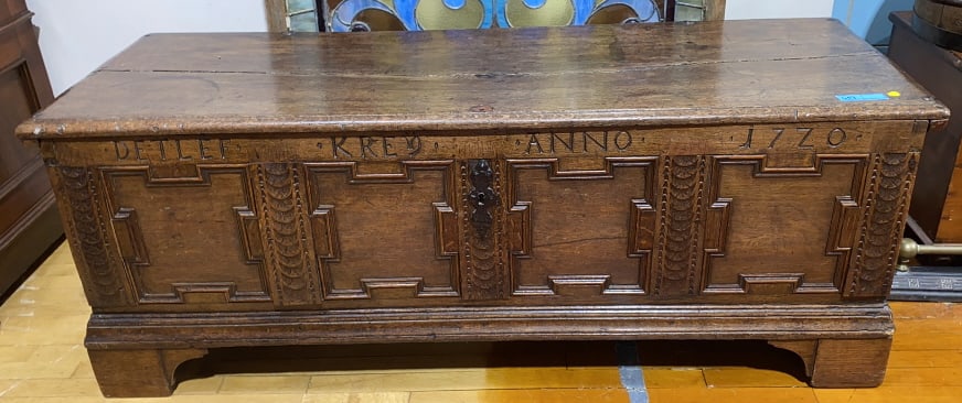 LARGE ANTIQUE CONTINENTAL COFFER CHEST (1 of 9)