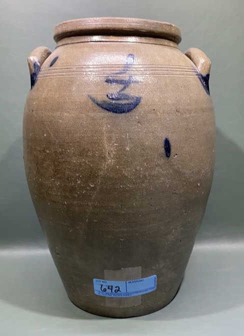 4 GALLON BLUE DECORATED STONEWARE CROCK (1 of 4)