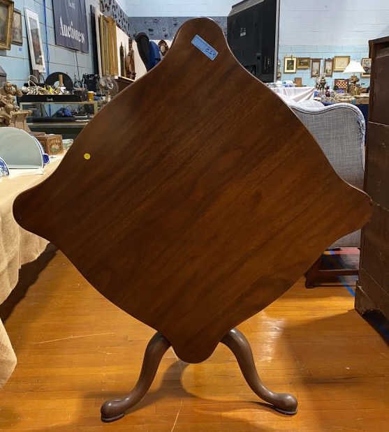 SOLID MAHOGANY HENCKEL HARRIS LIFT TOP CARD TABLE (1 of 6)