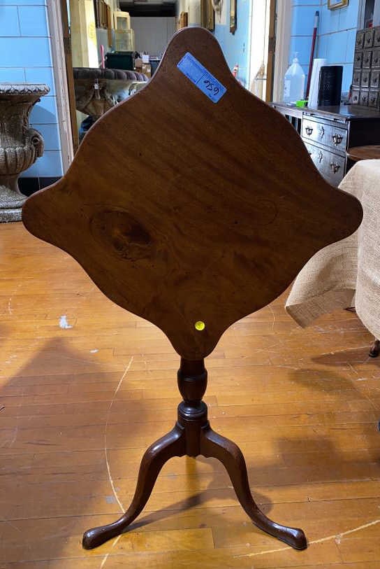 ANTIQUE MAHOGANY QUEEN ANNE TILT TOP TABLE (1 of 4)