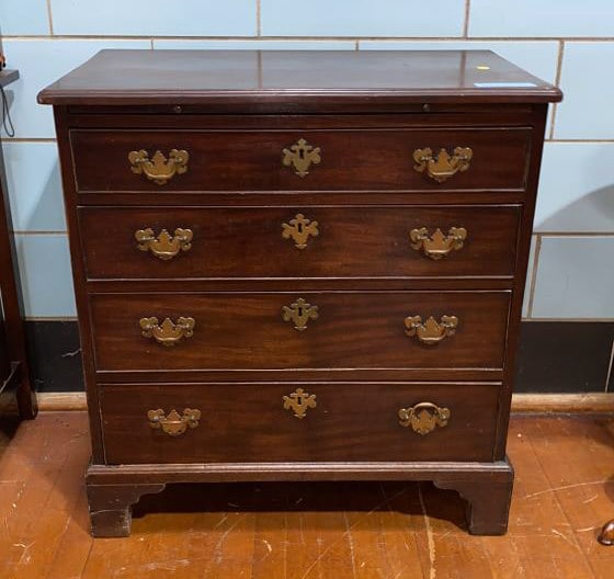 ANTIQUE ENGLISH MAHOGANY 4 DRAWER BACHELOR'S CHEST (1 of 7)