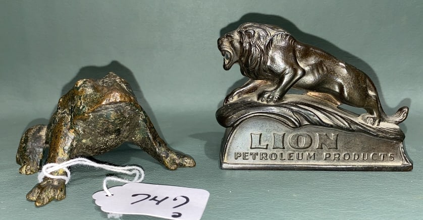 LION PETROLEUM PRODUCTS FIGURE & FROG: ~