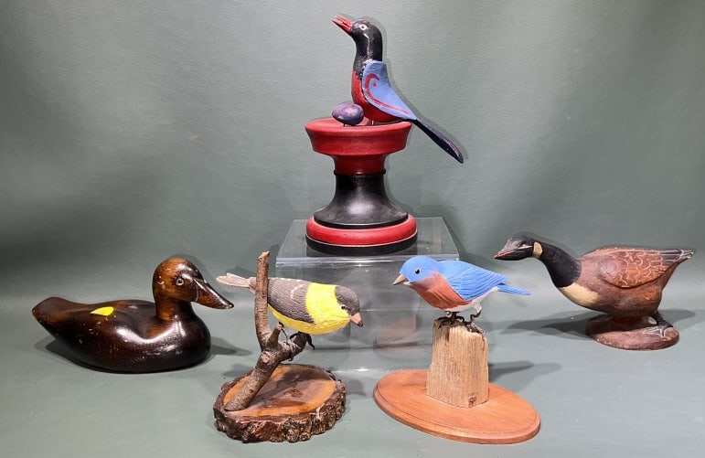 COLLECTION OF SONG BIRDS, DUCK & GOOSE: THE BLUEBIRD LEGS ARE BROKEN ~ PLEASE SEE PHOTOS FOR CONDITION