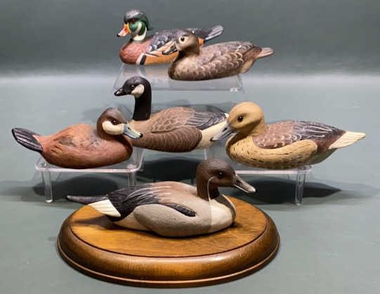 6 MINATURE COMPOSITE DUCK DECOYS: ~