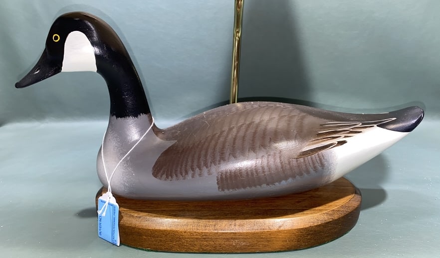 CHALRIE JOBES CANADA GOOSE LAMP: ~