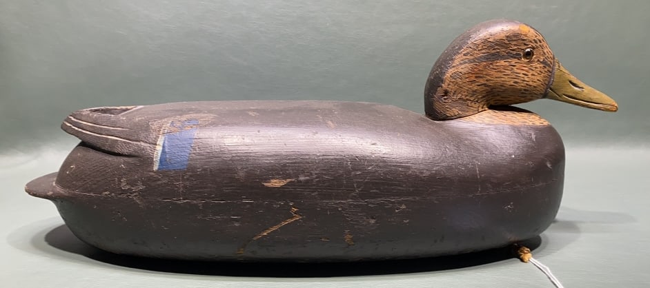 NEW JERSEY HOLLOW BODY BLACK DUCK W/RAISED WINGS: TAG ON BOTTOM "R BOGON YARDVILLE NJ"