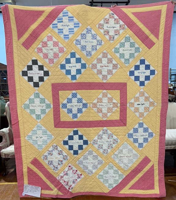 SIGNATURE QUILT BY LORRAINE TAYLOR (1 of 9)